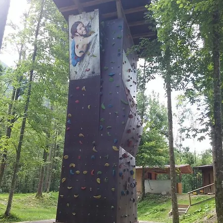 キャンプ場 Kamp Alpe Kamniska Bistrica オスレンドネスロヴェンスカ