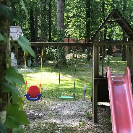 Kamp Alpe Kamniska Bistrica 2* オスレンドネスロヴェンスカ