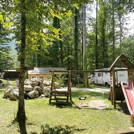 Kamp Alpe Kamniska Bistrica 2* オスレンドネスロヴェンスカ
