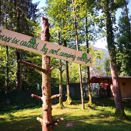 Kamp Alpe Kamniska Bistrica キャンプ場 オスレンドネスロヴェンスカ