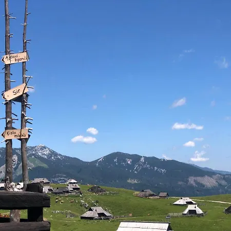 キャンプ場 Kamp Alpe Kamniska Bistrica 2*