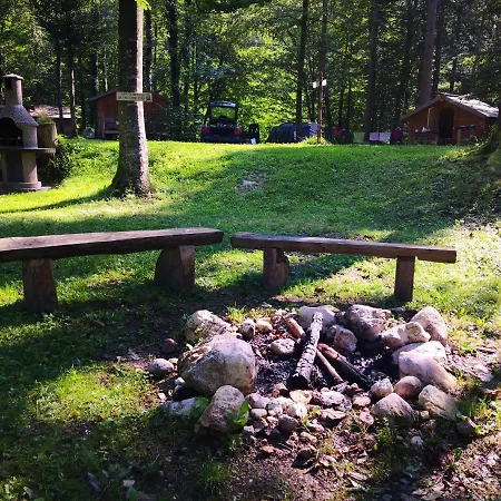 Kamp Alpe Kamniska Bistrica キャンプ場 2*
